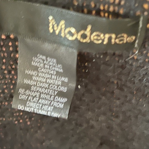 Modena wrap / poncho - Picture 2 of 3